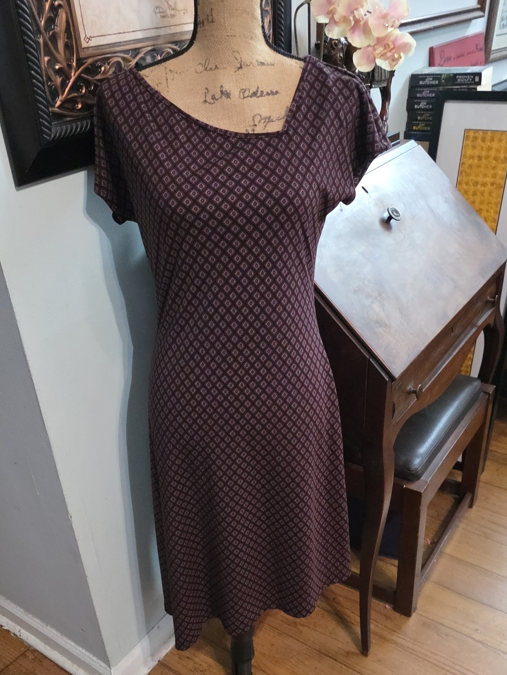 BCBG Plum Geometric Short Sleeve Dress